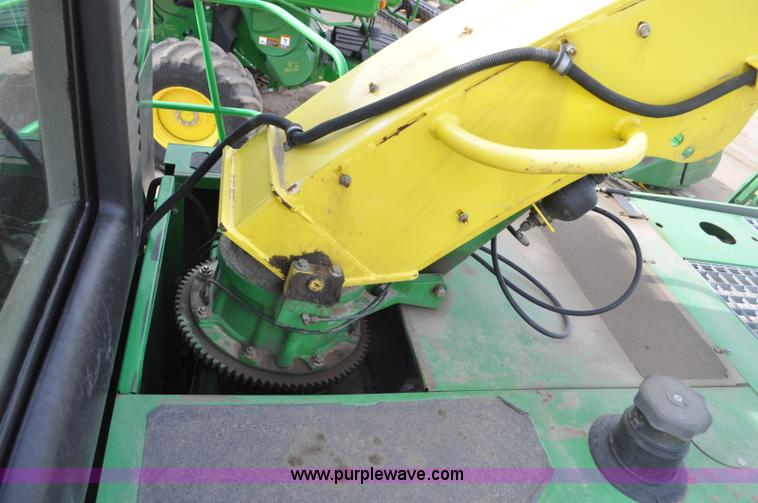 image for item C3432 2005 John Deere 7800 forage harvester