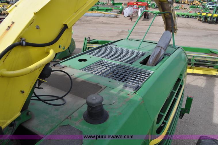 image for item C3432 2005 John Deere 7800 forage harvester