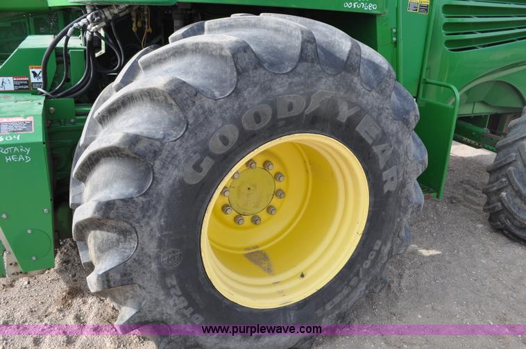 image for item C3432 2005 John Deere 7800 forage harvester