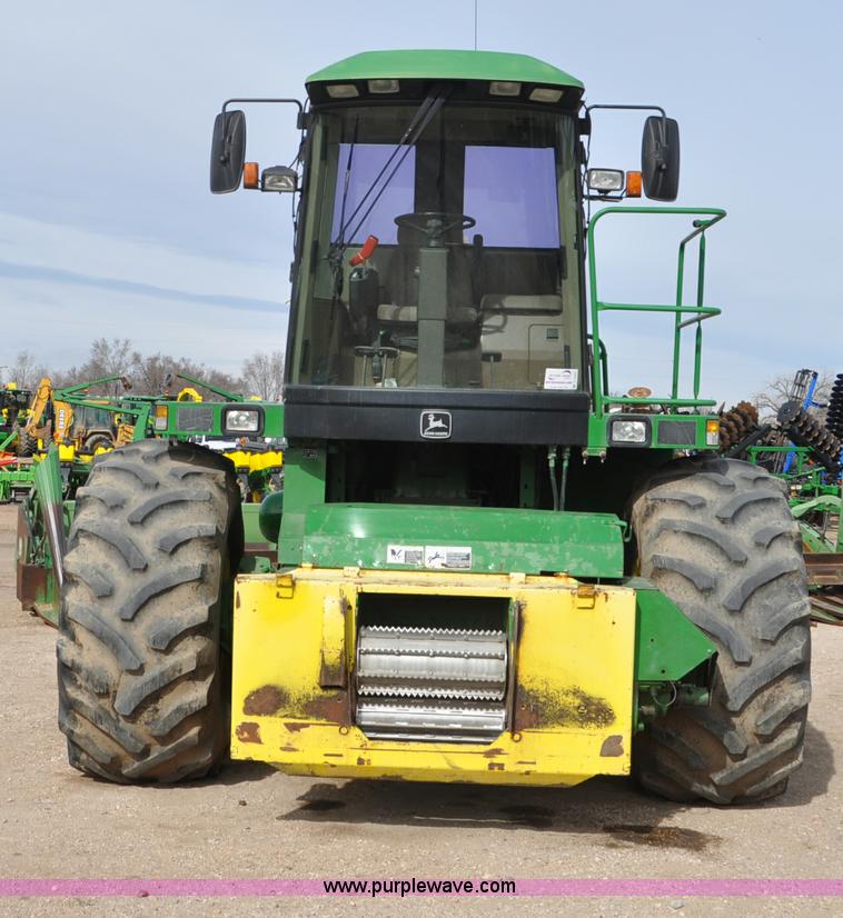 image for item C3433 1997 John Deere 6910 forage harvester