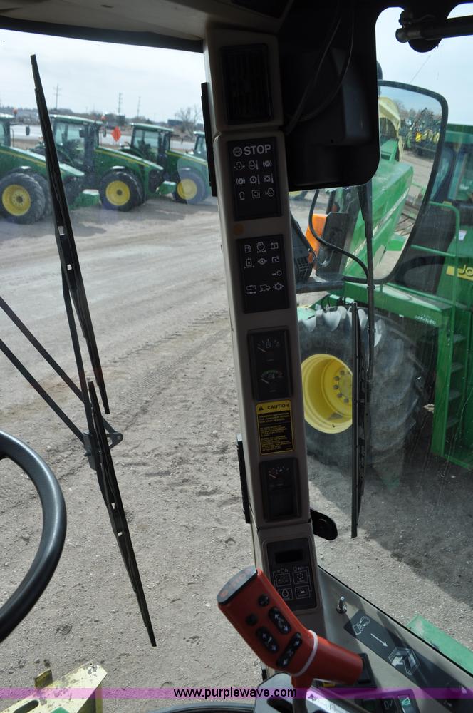 image for item C3433 1997 John Deere 6910 forage harvester