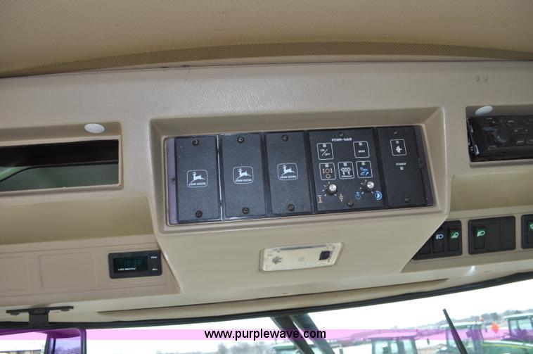 image for item C3433 1997 John Deere 6910 forage harvester