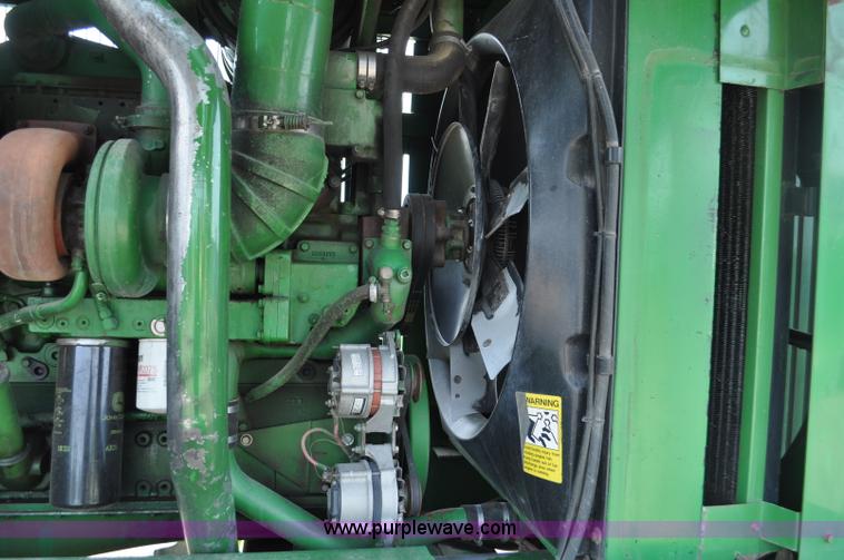 image for item C3433 1997 John Deere 6910 forage harvester