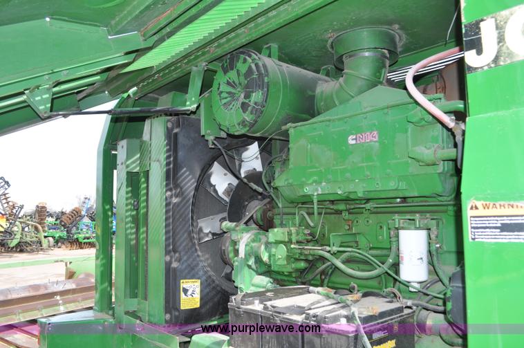 image for item C3433 1997 John Deere 6910 forage harvester