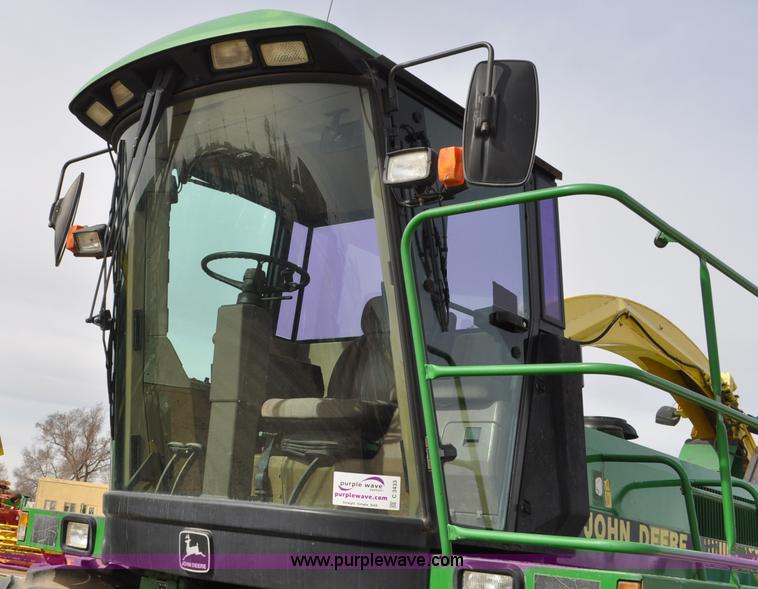 image for item C3433 1997 John Deere 6910 forage harvester