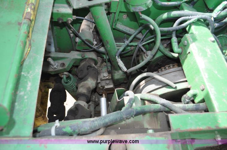 image for item C3433 1997 John Deere 6910 forage harvester