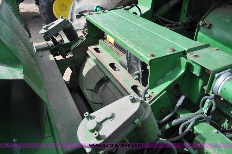 image for item C3433 1997 John Deere 6910 forage harvester