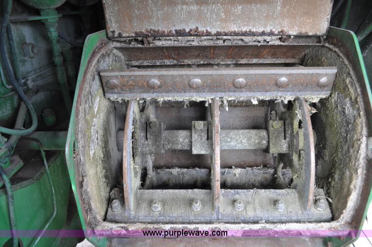 image for item C3433 1997 John Deere 6910 forage harvester