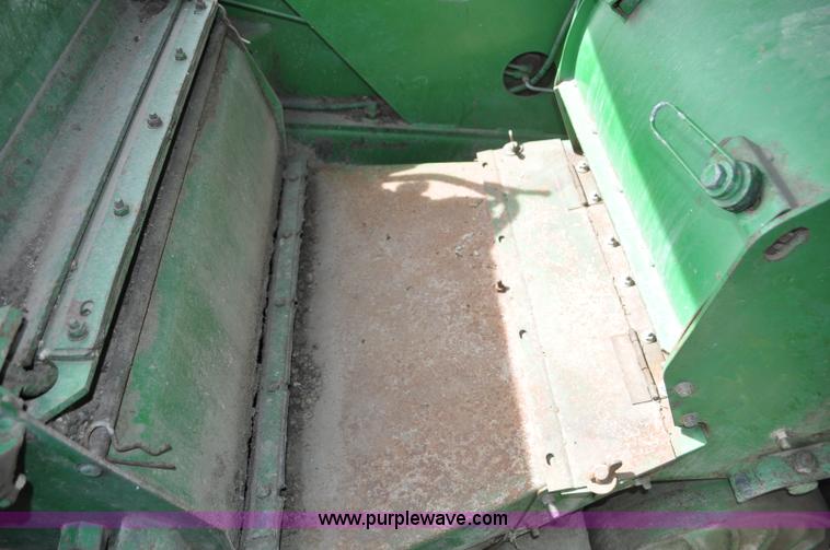 image for item C3433 1997 John Deere 6910 forage harvester