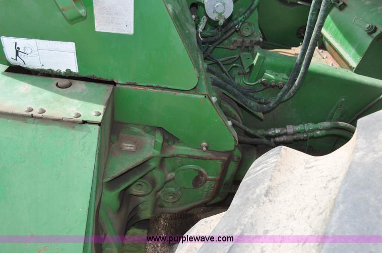 image for item C3433 1997 John Deere 6910 forage harvester