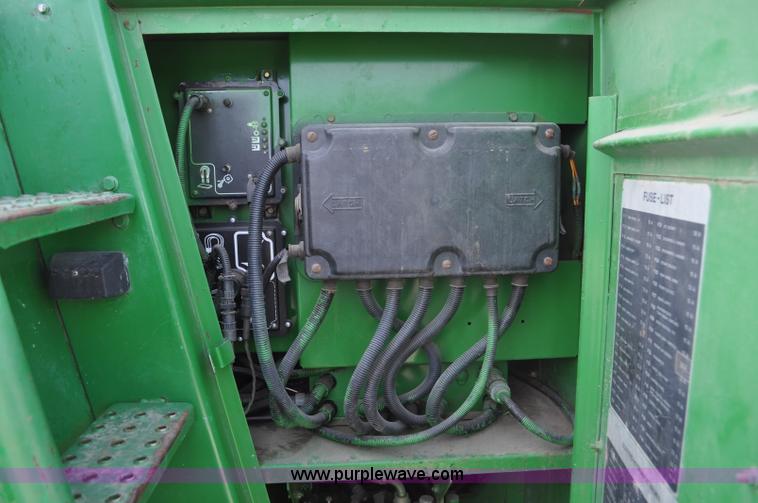 image for item C3433 1997 John Deere 6910 forage harvester