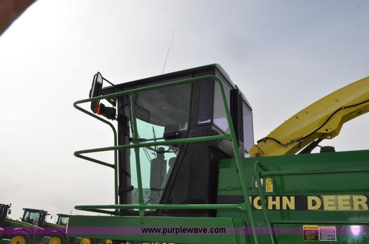 image for item C3433 1997 John Deere 6910 forage harvester