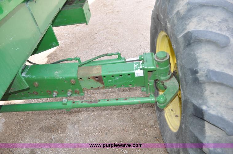 image for item C3433 1997 John Deere 6910 forage harvester