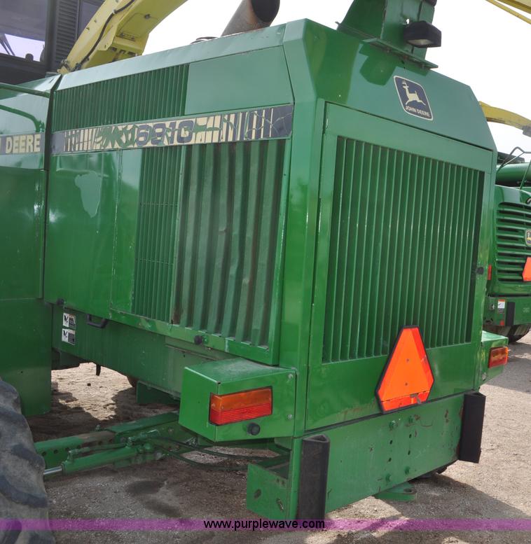 image for item C3433 1997 John Deere 6910 forage harvester