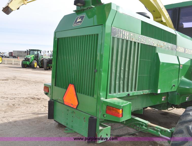 image for item C3433 1997 John Deere 6910 forage harvester