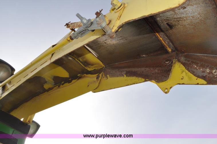 image for item C3433 1997 John Deere 6910 forage harvester