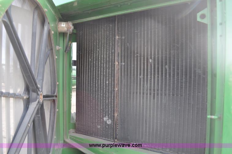 image for item C3433 1997 John Deere 6910 forage harvester