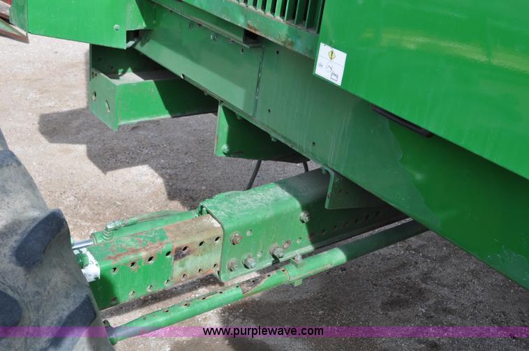 image for item C3433 1997 John Deere 6910 forage harvester