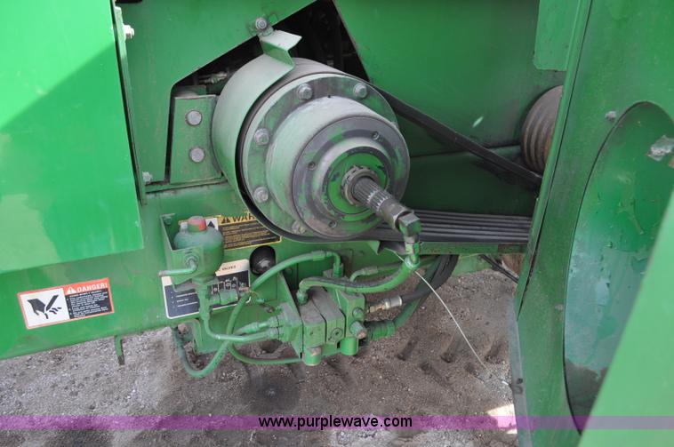 image for item C3433 1997 John Deere 6910 forage harvester