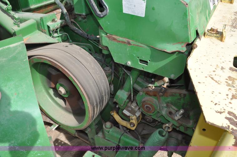 image for item C3433 1997 John Deere 6910 forage harvester