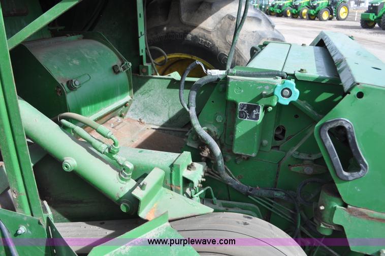 image for item C3433 1997 John Deere 6910 forage harvester