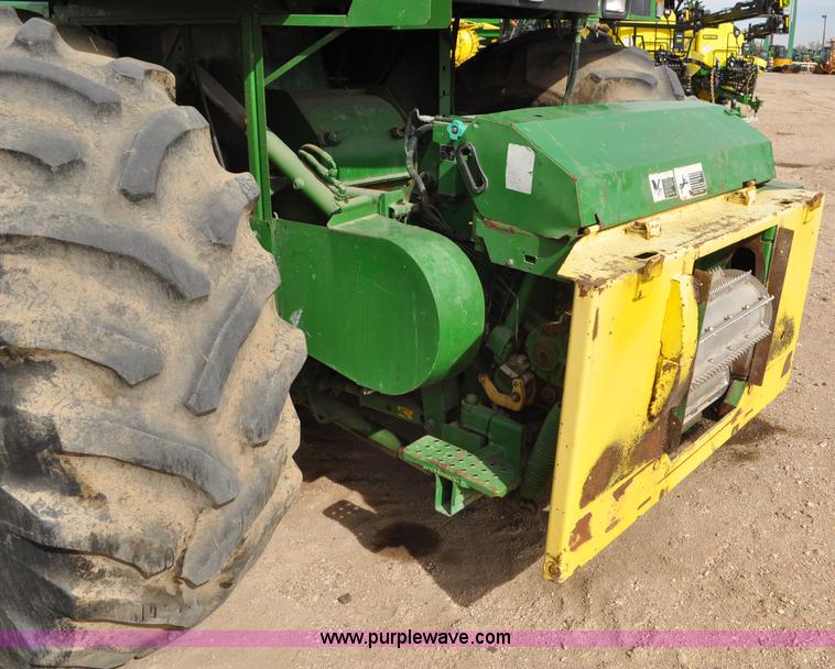 image for item C3433 1997 John Deere 6910 forage harvester