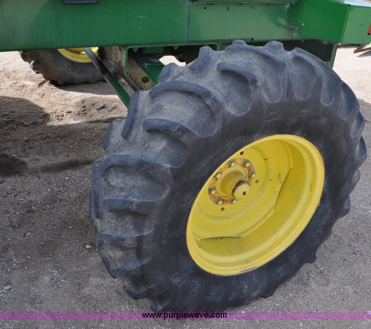 image for item C3433 1997 John Deere 6910 forage harvester