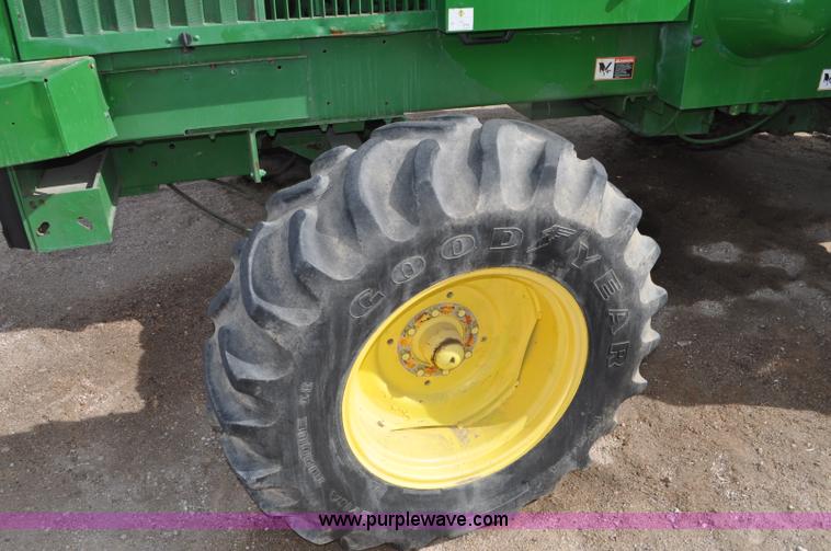 image for item C3433 1997 John Deere 6910 forage harvester