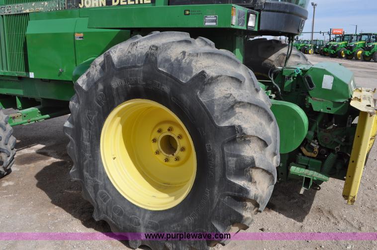 image for item C3433 1997 John Deere 6910 forage harvester