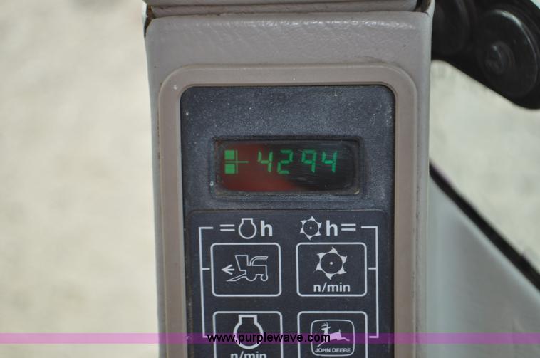 image for item C3433 1997 John Deere 6910 forage harvester