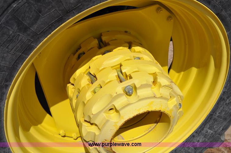 image for item C3477 2005 John Deere 6420 tractor