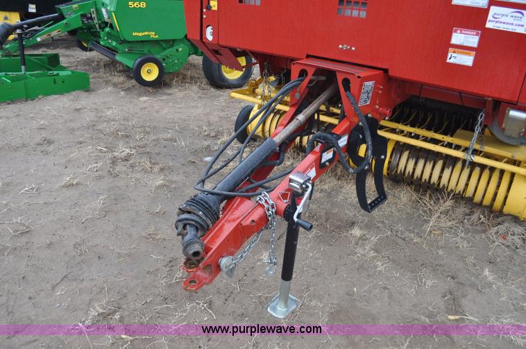 image for item C3480 2010 New Holland BR7090 round baler
