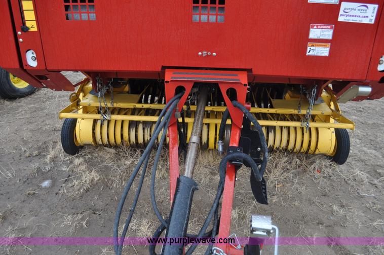 image for item C3480 2010 New Holland BR7090 round baler