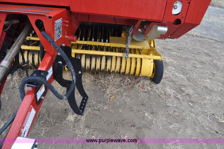 image for item C3480 2010 New Holland BR7090 round baler