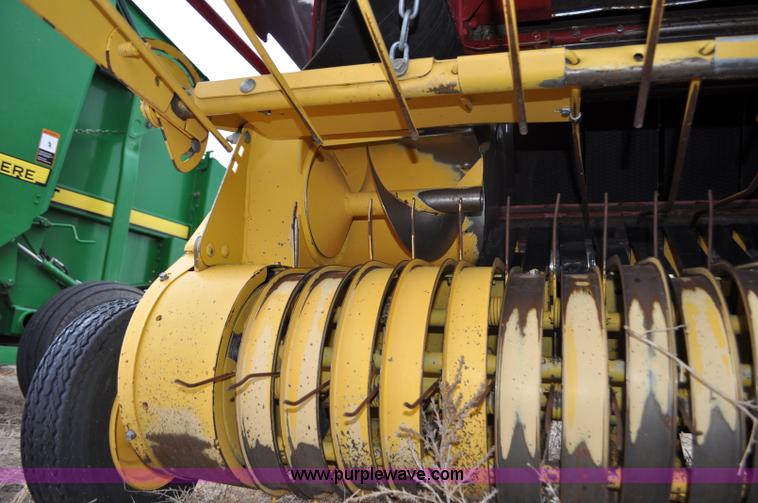image for item C3480 2010 New Holland BR7090 round baler