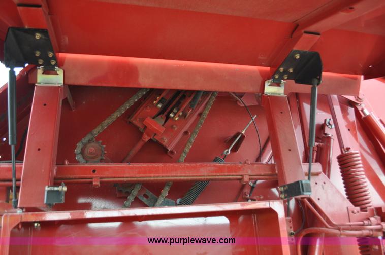 image for item C3480 2010 New Holland BR7090 round baler