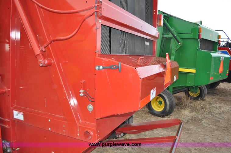 image for item C3480 2010 New Holland BR7090 round baler