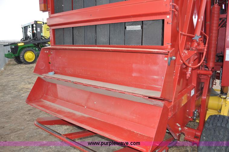 image for item C3480 2010 New Holland BR7090 round baler