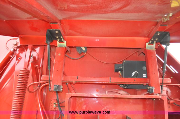 image for item C3480 2010 New Holland BR7090 round baler