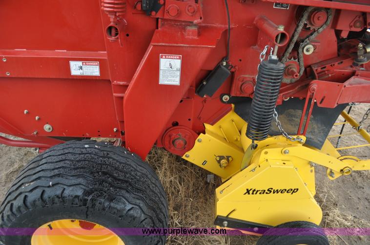 image for item C3480 2010 New Holland BR7090 round baler