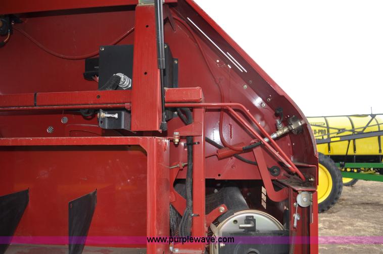 image for item C3480 2010 New Holland BR7090 round baler