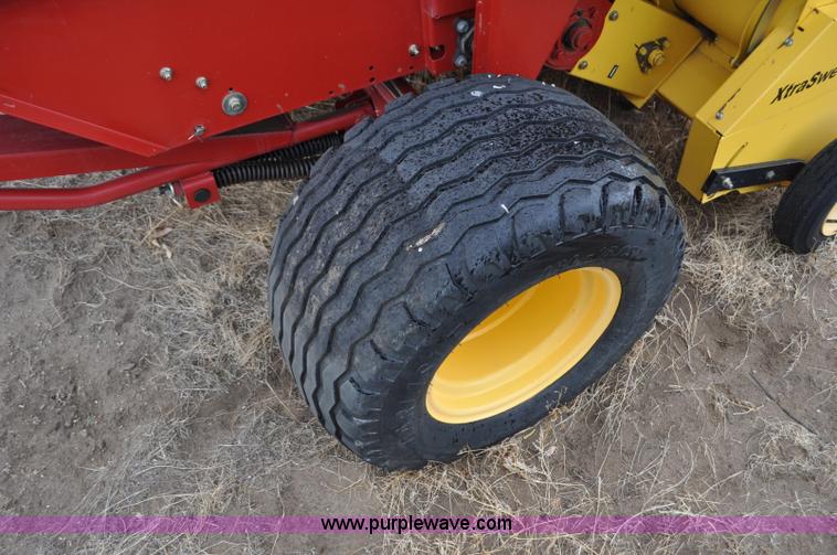 image for item C3480 2010 New Holland BR7090 round baler