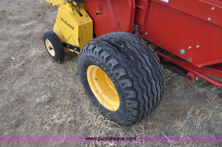 image for item C3480 2010 New Holland BR7090 round baler