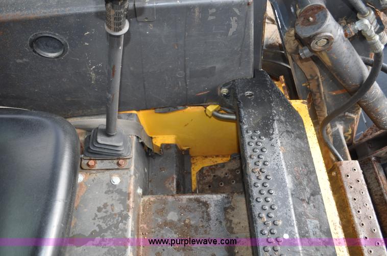 image for item C3482 2003 New Holland LS180 skid steer