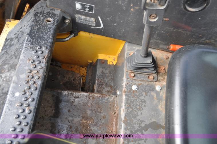 image for item C3482 2003 New Holland LS180 skid steer