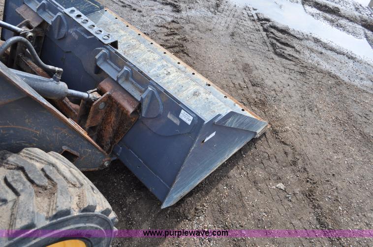 image for item C3482 2003 New Holland LS180 skid steer