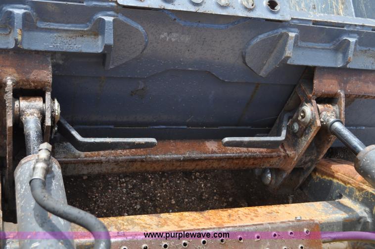 image for item C3482 2003 New Holland LS180 skid steer