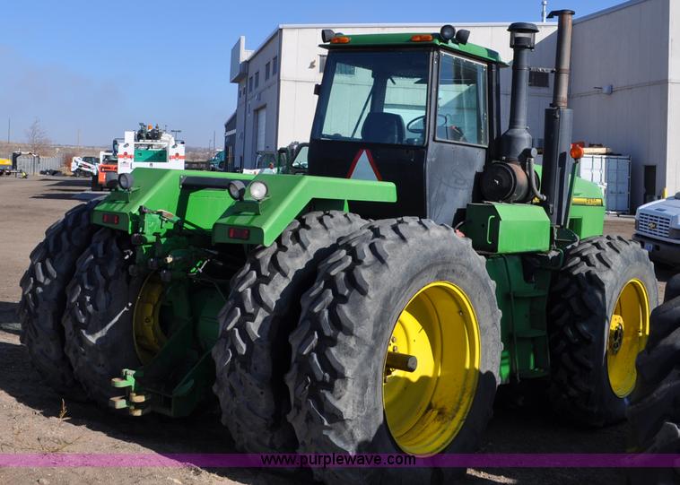 image for item C3492 1994 John Deere 8970 4WD tractor