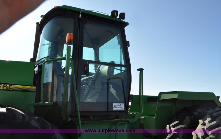 image for item C3492 1994 John Deere 8970 4WD tractor