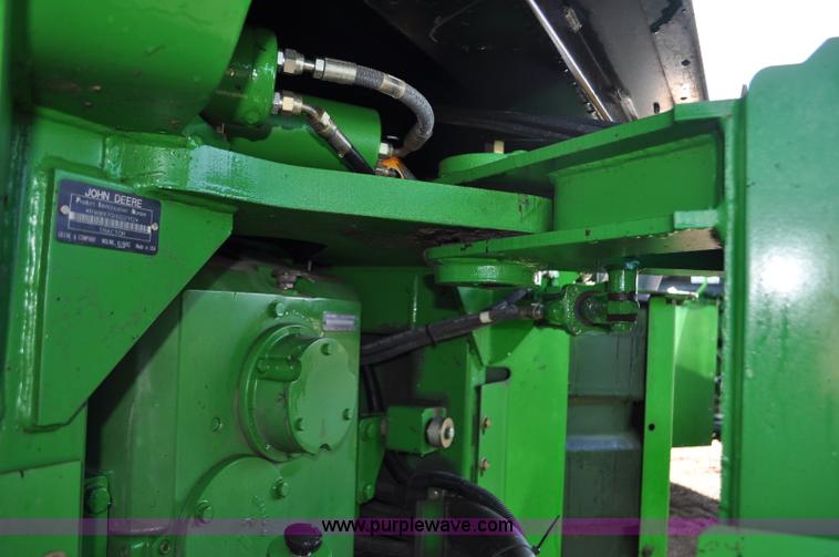 image for item C3492 1994 John Deere 8970 4WD tractor